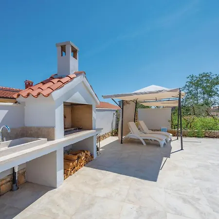 Alice By Interhome *